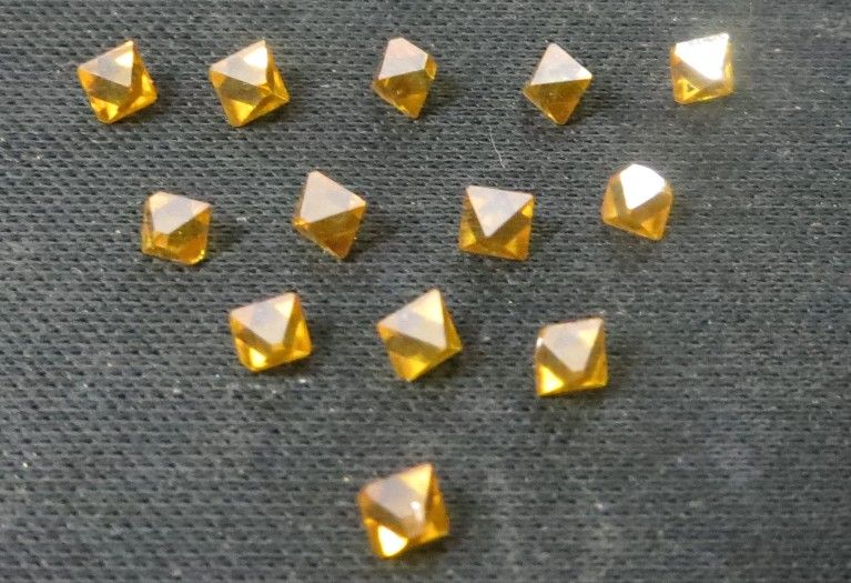 Industrial Synthetic Mono Crystal Diamond Price Per Carat Octahedron Shape