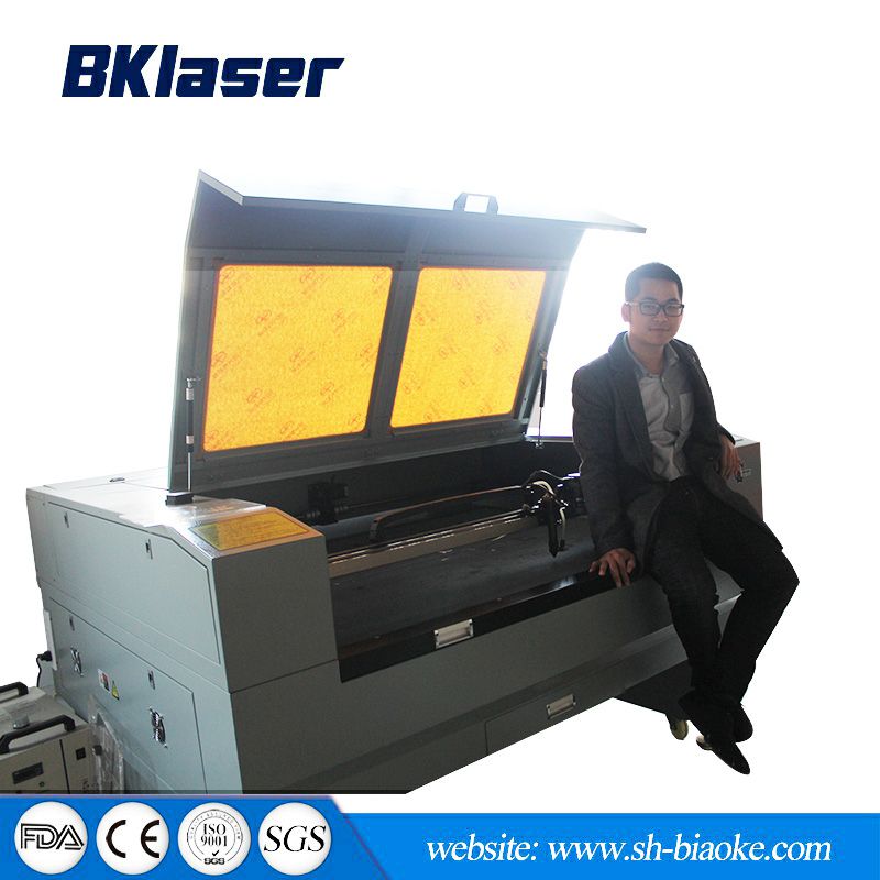 Ce FDA SGS ISO CO2 Laser Cutting Machine Price