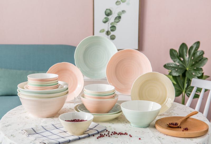 Popular Cute Sweet Color Dinner Set