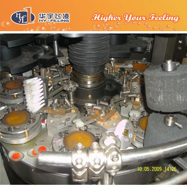 Hy-Filling Rotary Juice Self Adhesive Glue Labeler Machine