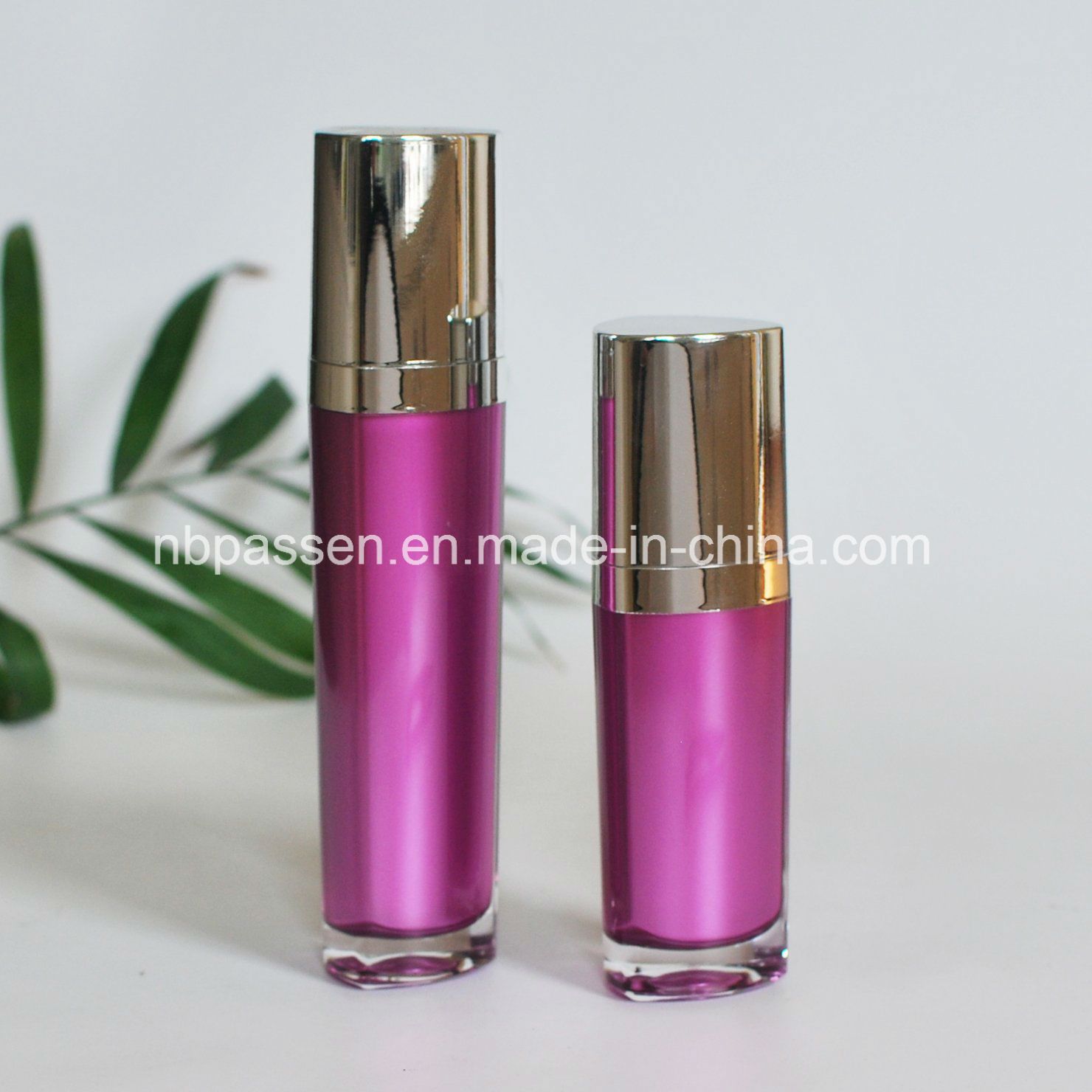 15/50ml Purple Acrylic Bottle with Lotion Pump for Cosmetics (PPC-NEW-094)