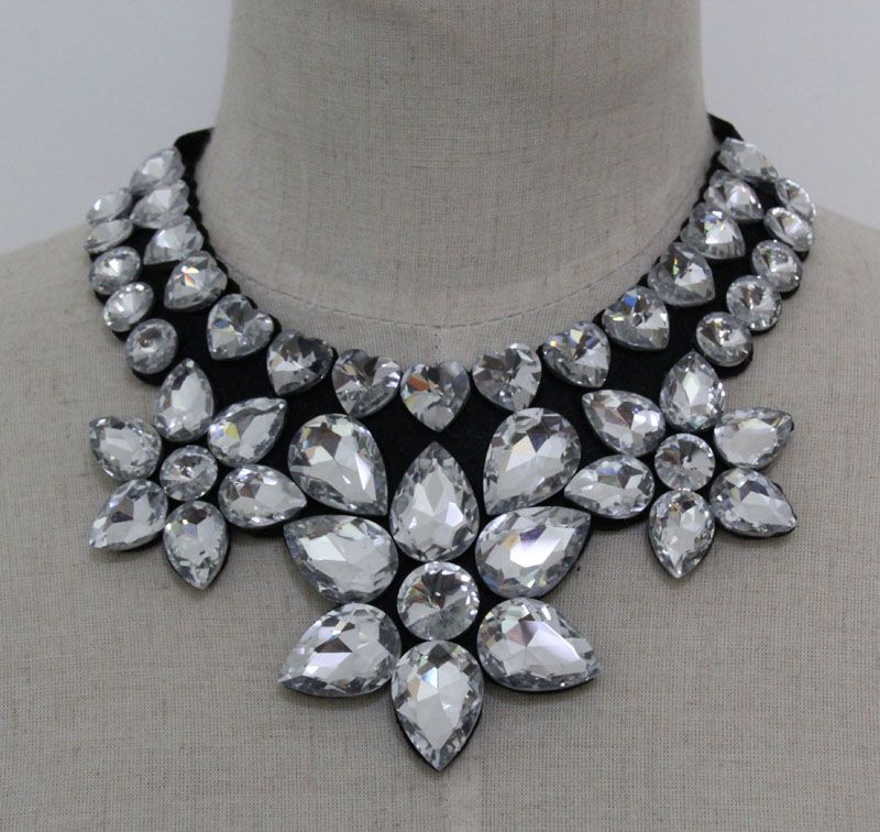 Women Fashion Beaded Crystal Chunky Choker Necklace (JE0148)