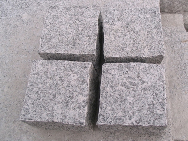 Polished/Flamed/Bush Hamered/Natural Split Granite G664/G687/G603/G654/G682 Ubes/Kerbs/Slabs/Countertops