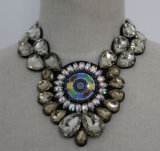 Fashion Costume Jewelry Bead Crystal Collar Necklace (JE0082)